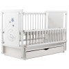 Детская кровать Babyroom Медвежонок маятник с откидным боком и ящиком M-03 бук белый